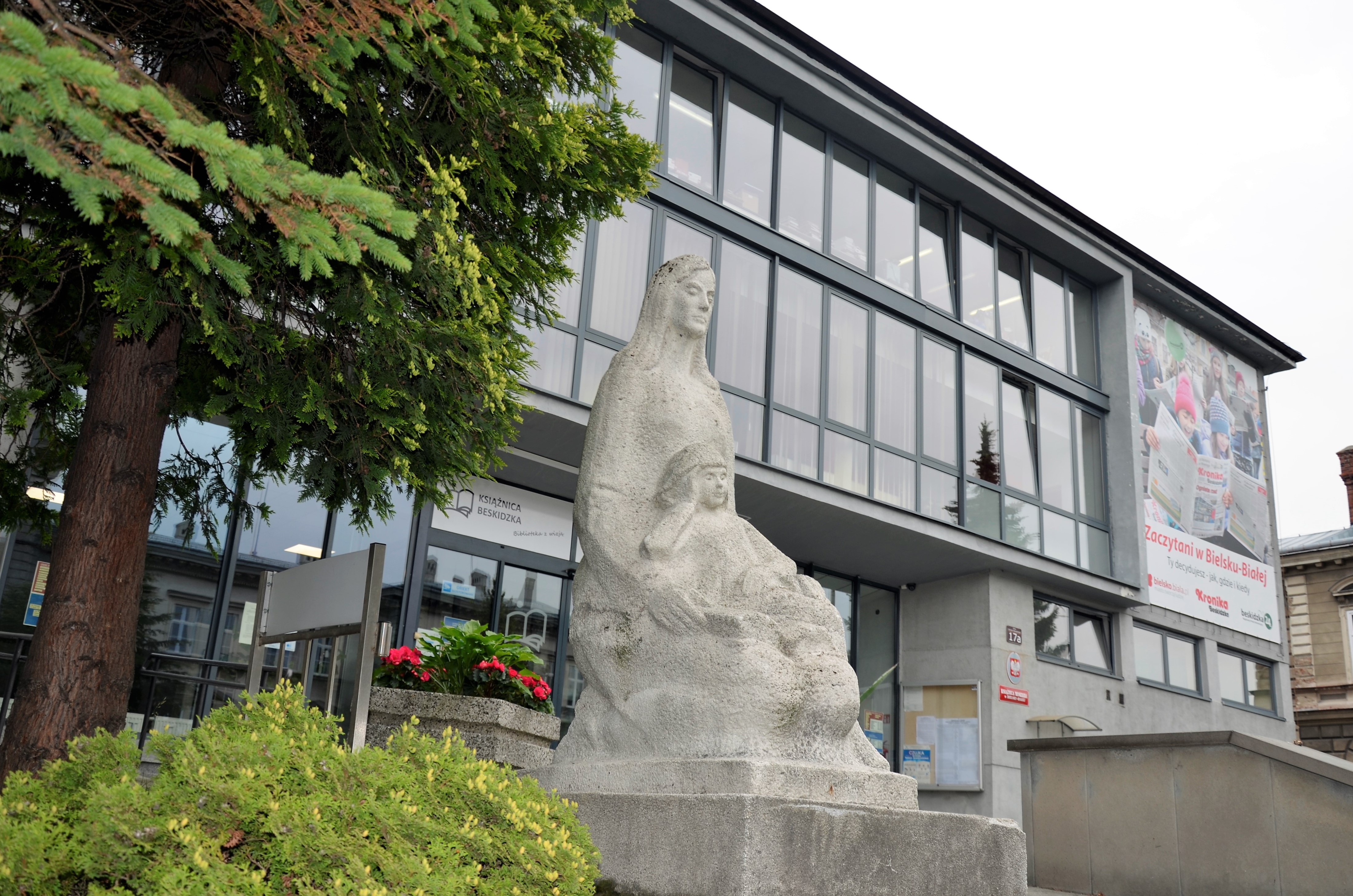 KSIĄŻNICA BESKIDZKA