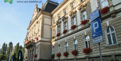 Więcej miejsc parkingowych dla Klientów Urzędu Miejskiego
