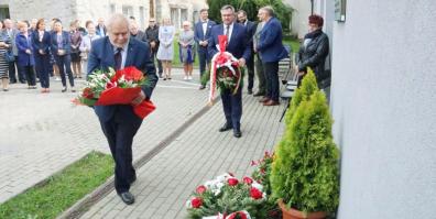 Uroczyście odsłonięto tablicę pamiątkową