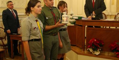 Betlejemskie Światło Pokoju w Urzędzie Miejskim