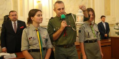 Betlejemskie Światło Pokoju w Urzędzie Miejskim