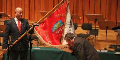 Uroczyście poświęcono sztandar PCK