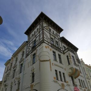 Narożnik z wieżą. 