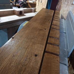 Element ramy klawiatury pedału po renowacji.