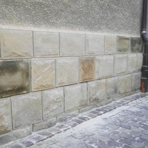 Oczyszczona i przygotowana do impregnacji okładzina kamienna.