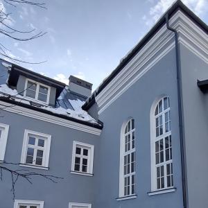 Elewacje po remoncie - zbliżenie. 