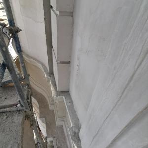 Kamienica przy ul. 3 Maja 29, wyprowadzanie profili.