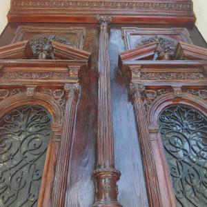 Skrzydła drzwiowe po renowacji. 