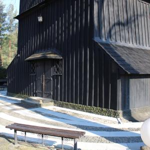 Kościół pw. św. Barbary widok drogi procesyjnej po remoncie.