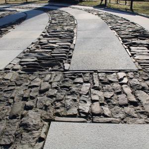 Kościół pw. św. Barbary widok drogi procesyjnej po remoncie.