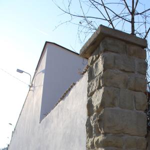 Cmentarz ewangelicki przy ul. Listopadowej/Asnyka elewacje po remoncie.