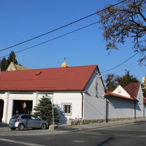 Cmentarz ewangelicki przy ul. Listopadowej/Asnyka elewacje po remoncie.