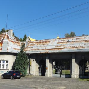 Cmentarz ewangelicki przy ul. Listopadowej/Asnyka elewacje przed remontem.