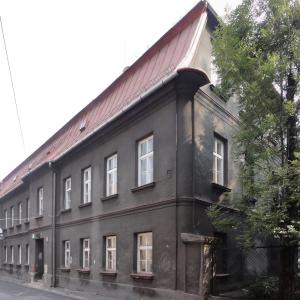 Plebania ewangelicko-augsburska widok na elewacje przed remontem.