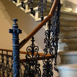 Zamkowa 8 klatka schodowa po remoncie i konserwacji. 