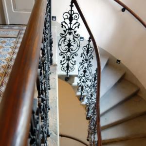 Zamkowa 8 klatka schodowa po remoncie i konserwacji. 