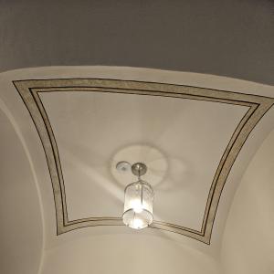 Ratuszowa 2, sklepienie klatki schodowej po remoncie. 