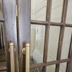 Ratuszowa 2, drzwi w sieni wejściowej po konserwacji. 