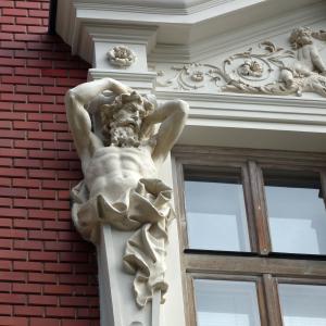 Zamkowa 8 detal fasady po remoncie.