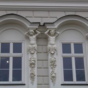 Ratuszowa 2, detal sztukatorski elewacji po konserwacji.