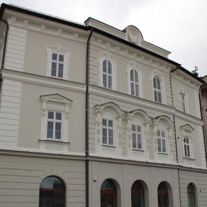 Ratuszowa 2, elewacja od strony pl. Wojska Polskiego po remoncie.