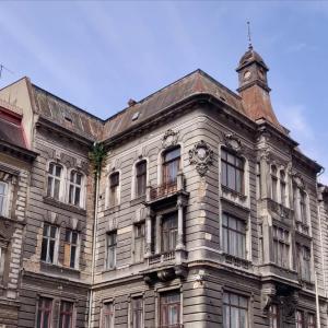 3 Maja 5 widok elewacji przed remontem.