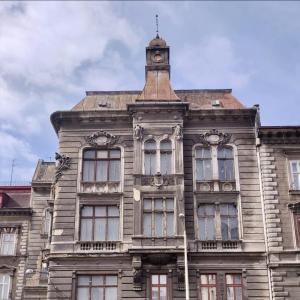 3 Maja 5 widok elewacji przed remontem.