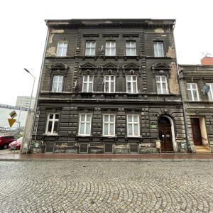 Cieszyńska 14 stan elewacji przed remontem.