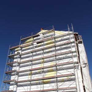 Cieszyńska 14 przygotowanie rysunku pod mural na ścianie szczytowej.