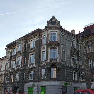 3 Maja 1a elewacje przed remontem.