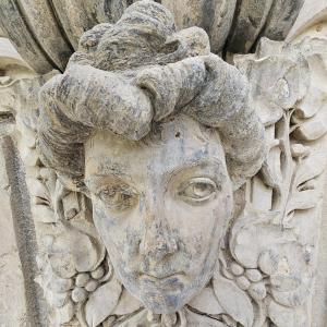 3 Maja 1a detal sztukatorski w trakcie czyszczenia.