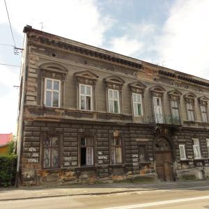 Krakowska 2 stan elewacji przed remontem. 