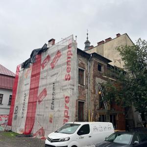 Staszica 3 stan elewacji podwórzowej przed remontem.