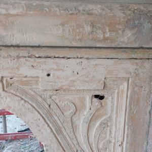 3 Maja 1a detal sztukatorski w trakcie czyszczenia.