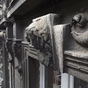 Cieszyńska 14 stan detalu elewacji przed remontem.