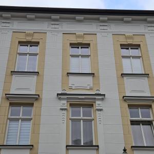 pl. św. Mikołaja 10 fragment elewacji po remoncie.