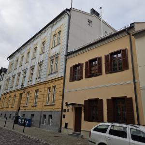 pl. św. Mikołaja 11 elewacja frontowa po remoncie.