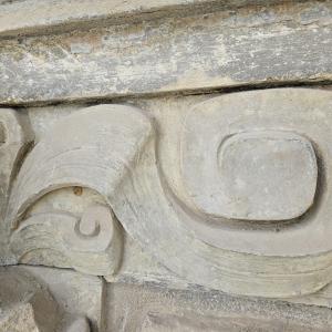 3 Maja 1a detal sztukatorski w trakcie czyszczenia.