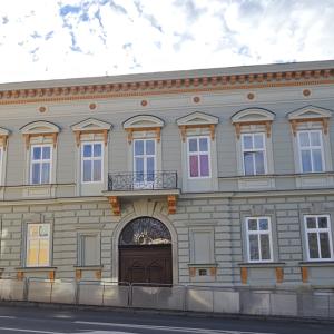 Krakowska 2 stan elewacji frontowej po remoncie. 