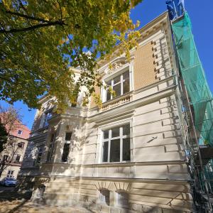 1 Maja 15 willa Karola Steffana elewacja zachodnia po remoncie.