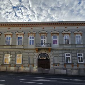 Krakowska 2 stan elewacji frontowej po remoncie. 