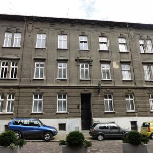 pl. św. Mikołaja 10 elewacja frontowa przed remontem.